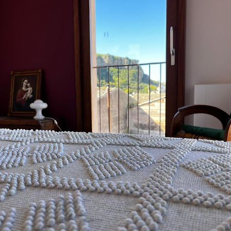 Palazzo Triolo - Dimora Di Charme Bed and Breakfast Corleone Buitenkant foto